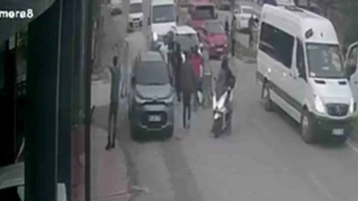 Trafik kazası sonrası &ccedil;ıkan kavgaya tazyikli su m&uuml;dahalesi
