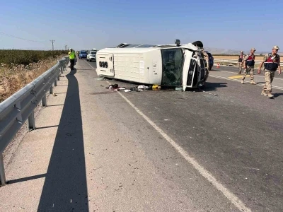 Trafik kazasında ağır yaralanan tarım iş&ccedil;isi &ouml;ld&uuml;
