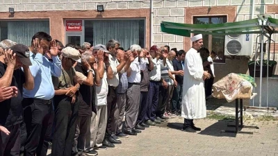 Trafik kazasında hayatını kaybeden &ccedil;ift son yolculuğuna uğurlandı
