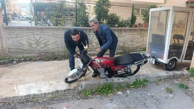 Trafik polisini g&ouml;r&uuml;nce motosikleti bırakıp ka&ccedil;tı
