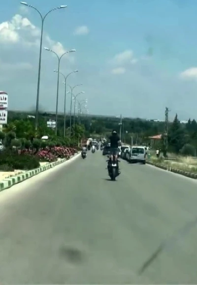 Trafikte akrobatik hareket yapan motosikletliye 46 bin TL ceza
