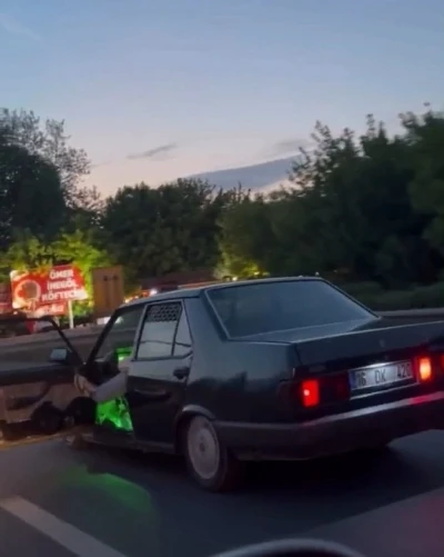 Trafikte &rsquo;yok artık&rsquo; dedirten anlar kamerada
