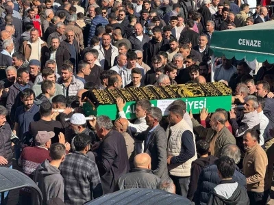 Traktör tamir ederken ağır yaralanan genç öldü
