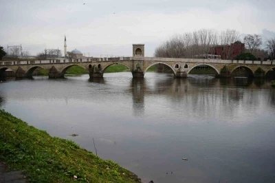 Trakya&rsquo;da yağışlar y&uuml;zde 50 azaldı, nehir debileri d&uuml;şt&uuml;
