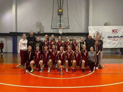 TREDAŞ Spor Kul&uuml;b&uuml; U18 Kız Takımı namağlup il şampiyonu oldu
