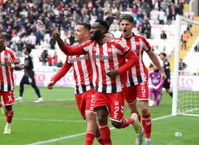 Trendyol 1. Lig: &Ouml;zbelsan Sivasspor: 3 - Vanspor FK: 3
