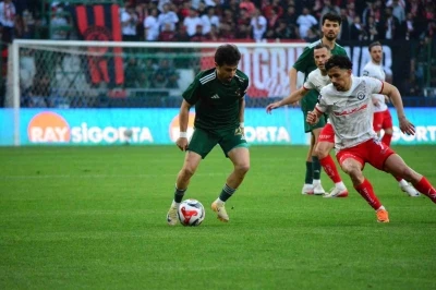 Trendyol 1. Lig Play-Off Final: Esenler Erokspor: 0 - &Ccedil;orum FK: 1 (İlk yarı)
