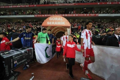 Trendyol S&uuml;per Lig: Antalyaspor: 0 - Fenerbah&ccedil;e: 0 (Ma&ccedil; devam ediyor)
