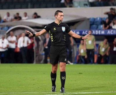 Trendyol Süper Lig: Başakşehir: 0 - Eyüpspor: 0 (İlk yarı)

