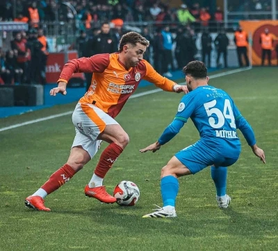 Trendyol S&uuml;per Lig: &Ccedil;aykur Rizespor: 0 - Galatasaray: 1 (İlk yarı)
