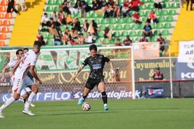 Trendyol S&uuml;per Lig: Corendon Alanyaspor: 0 - Samsunspor: 2 (İlk yarı)
