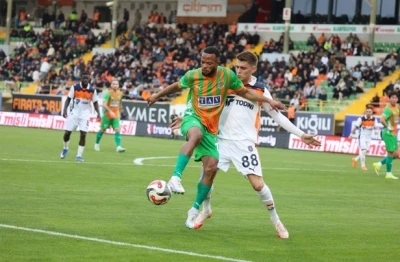 Trendyol S&uuml;per Lig: Corendon Alanyaspor: 1 - RAMS Başakşehir: 2 (Ma&ccedil; sonucu)
