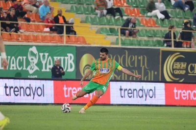 Trendyol S&uuml;per Lig: Corendon Alanyaspor: 2 - Kayserispor: 1 (İlk yarı)
