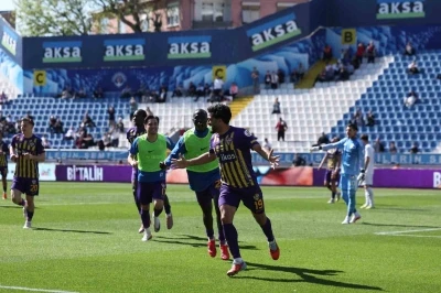 Trendyol S&uuml;per Lig: Ey&uuml;pspor: 3 - Gaziantep FK: 0 (Ma&ccedil; sonucu)
