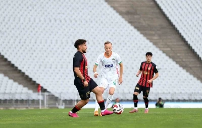 Trendyol S&uuml;per Lig: Fatih Karag&uuml;mr&uuml;k: 0 - Corendon Alanyaspor: 0 (Ma&ccedil; devam ediyor)
