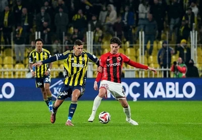 Trendyol S&uuml;per Lig: Fenerbah&ccedil;e: 1 - Gen&ccedil;lerbirliği: 0 (Ma&ccedil; devam ediyor)
