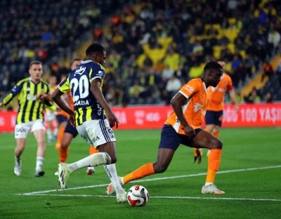 Trendyol S&uuml;per Lig: Fenerbah&ccedil;e: 3 - RAMS Başakşehir: 1 (Ma&ccedil; sonucu)

