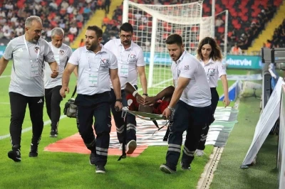 Trendyol Süper Lig: Gaziantep FK: 0 - Galatasaray: 3 (İlk yarı)
