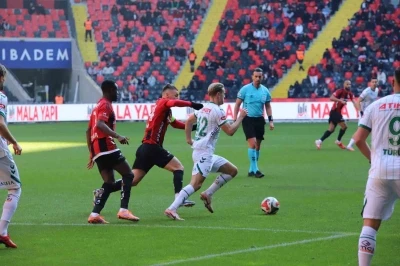 Trendyol S&uuml;per Lig: Gaziantep FK: 1 - Konyaspor: 0 (İlk yarı)
