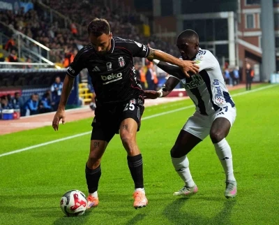 Trendyol Süper Lig: Kasımpaşa: 1 - Beşiktaş: 1 (İlk yarı)
