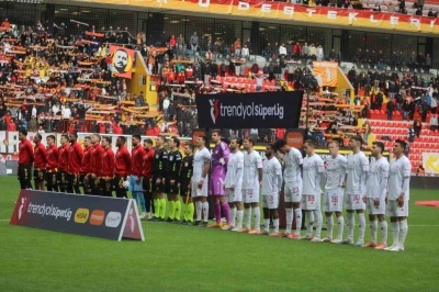 Trendyol S&uuml;per Lig: Kayserispor: 0 - Antalyaspor: 0 (Ma&ccedil; devam ediyor)
