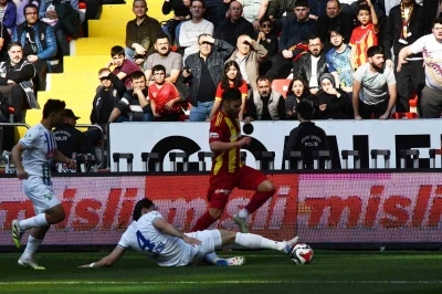 Trendyol S&uuml;per Lig: Kayserispor: 0 - &Ccedil;aykur Rizespor: 0 (Ma&ccedil; devam ediyor)
