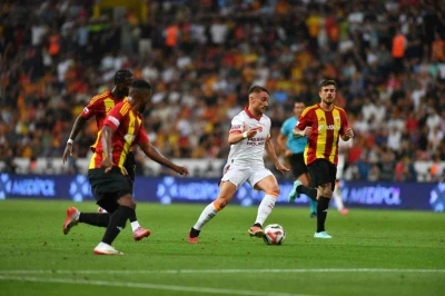 Trendyol Süper Lig: Kayserispor: 0 - Galatasaray: 1 (İlk yarı)
