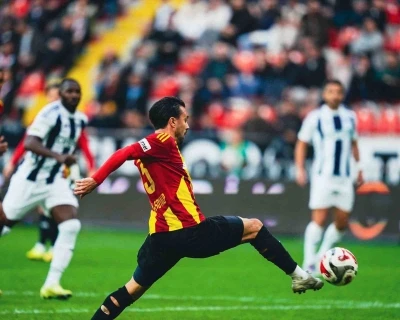 Trendyol Süper Lig: Kayserispor: 2 - Kasımpaşa: 1 (İlk yarı)
