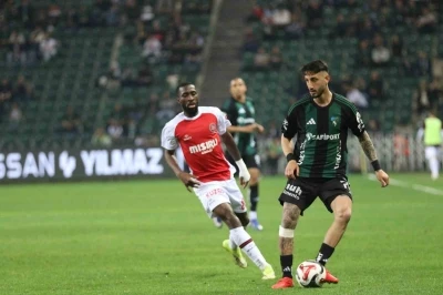 Trendyol S&uuml;per Lig: Kocaelispor: 0 - Fatih Karag&uuml;mr&uuml;k: 1 (Ma&ccedil; sonucu)

