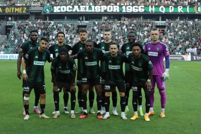 Trendyol Süper Lig: Kocaelispor: 0 - Kayserispor: 0 (İlk yarı)
