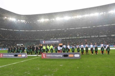 Trendyol S&uuml;per Lig: Kocaelispor: 0 - Trabzonspor: 0 (Ma&ccedil; devam ediyor)
