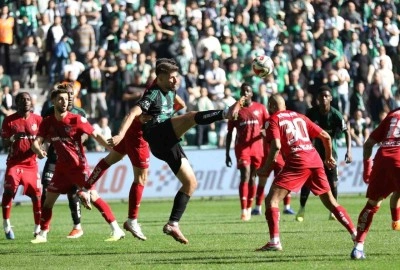 Trendyol S&uuml;per Lig: Kocaelispor: 1 - Gaziantep FK: 0 (İlk yarı)