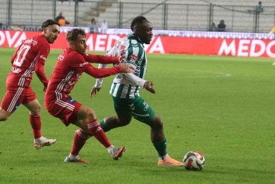 Trendyol Süper Lig: Konyaspor: 0 - Antalyaspor: 0 (İlk yarı)
