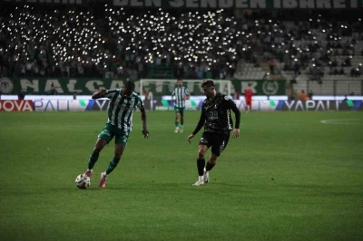 Trendyol Süper Lig: Konyaspor: 0 - Corendon Alanyaspor: 1 (İlk yarı)
