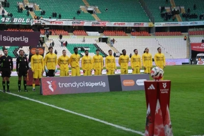 Trendyol S&uuml;per Lig: Konyaspor: 0 - Ey&uuml;pspor: 0 (İlk yarı)
