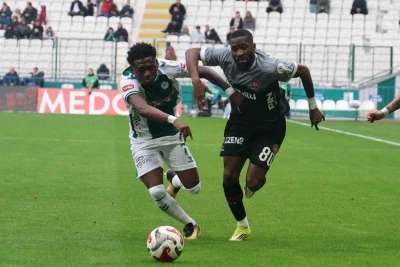Trendyol S&uuml;per Lig: Konyaspor: 2 - Fatih Karag&uuml;mr&uuml;k: 0 (İlk yarı)
