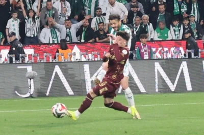Trendyol S&uuml;per Lig: Konyaspor: 2 - Trabzonspor: 1 (Ma&ccedil; sonucu)
