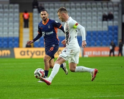 Trendyol S&uuml;per Lig: RAMS Başakşehir: 0 - Gaziantep FK: 0 (Ma&ccedil; devam ediyor)
