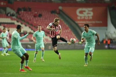 Trendyol S&uuml;per Lig: Samsunspor: 1 - Kayserispor: 0 (İlk yarı)
