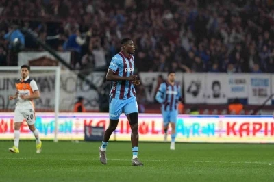Trendyol S&uuml;per Lig: Trabzonspor: 0 - RAMS Başakşehir: 0 (İlk yarı)
