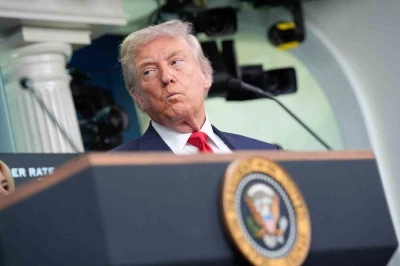 Trump, Çin-ABD arasındaki gümrük vergisi ateşkesini 90 gün daha uzattı
