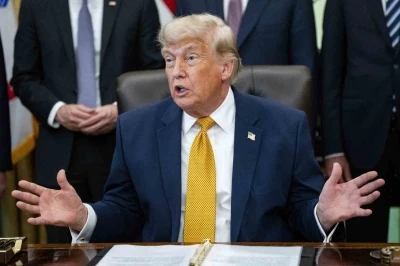 Trump: "İran, yalan haberlerin aksine H&uuml;rm&uuml;z Boğazı&rsquo;ndan ge&ccedil;en gemilerden hi&ccedil;bir ge&ccedil;iş &uuml;creti almadığını ABD&rsquo;ye bildirdi"
