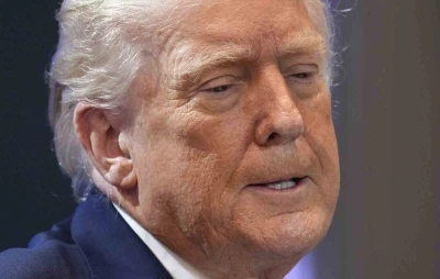 Trump&rsquo;tan ABD Y&uuml;ksek Mahkemesi&rsquo;nin g&uuml;mr&uuml;k tarifelerinin iptali kararına sert tepki
