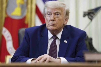 Trump&rsquo;tan İran&rsquo;a: "F&uuml;zelerini fırlattınız, masaya geri d&ouml;n&uuml;n ve bir anlaşma yapın"
