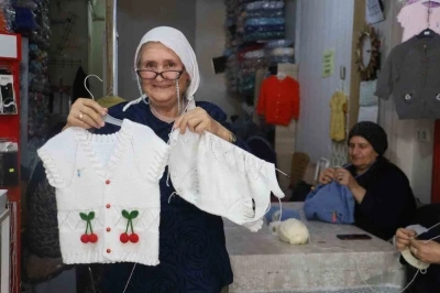 Tuhafiyeci el işi atölyesine dönüştü, kadınlar ev ekonomisine destek olmaya başladı
