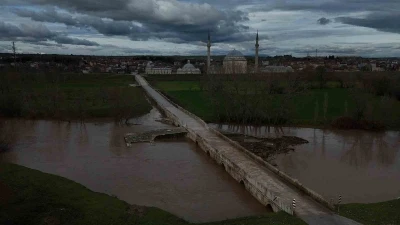 Tunca Nehri seddelerindeki menfez ve pompa istasyonları alarm veriyor
