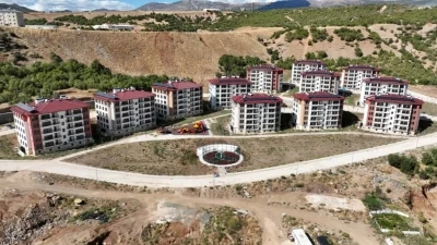 Tunceli Valisi Aygöl: &quot;14 blok, 214 daire ve 3 dükkan olmak üzere çalışmalarımız şu anda bitmiş durumda&quot;
