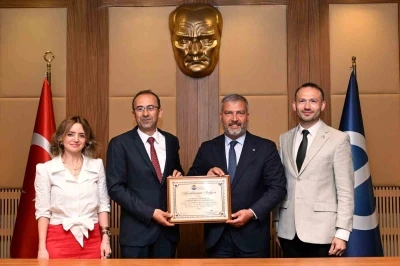 TURAK&rsquo;tan Anadolu &Uuml;niversitesi EMYO&rsquo;ya akreditasyon plaketi
