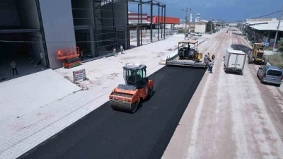 Turgutlu&rsquo;da 3 bin tonluk asfalt hamlesi

