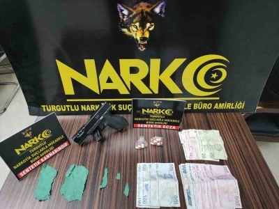 Turgutlu&rsquo;da narkotik operasyonu: 3 ş&uuml;pheli tutuklandı
